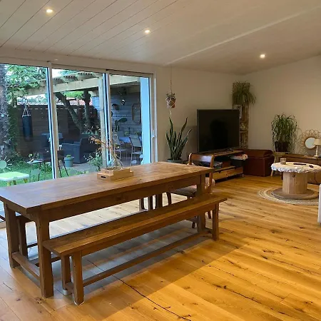 Maison Familiale, 4